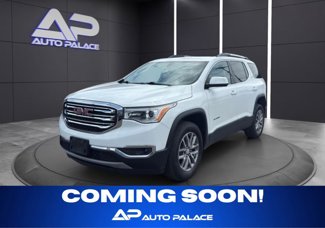 Used 2019 GMC Acadia SLE image 1