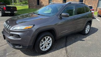 Used 2017 Jeep Cherokee Latitude w/ Cold Weather Group image 1