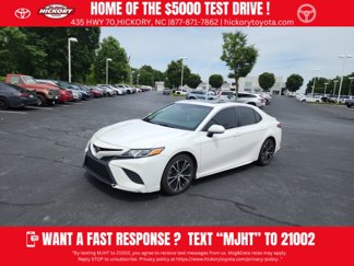 Used 2018 Toyota Camry SE image 1
