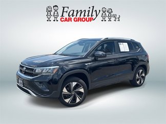 Used 2024 Volkswagen Taos SE image 1