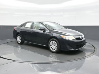 Used 2013 Toyota Camry LE image 1