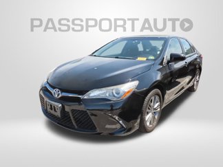 Used 2017 Toyota Camry SE image 1