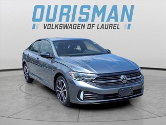 Used 2024 Volkswagen Jetta Sport image 1
