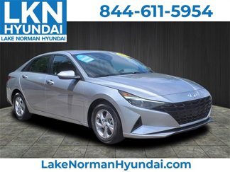 Used 2021 Hyundai Elantra SE image 1