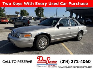 Used 2004 Ford Crown Victoria image 1