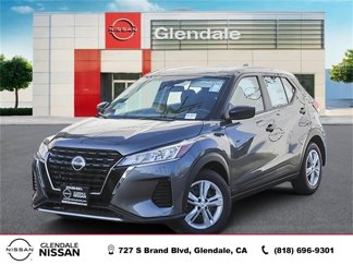New 2025 Nissan Kicks Play S image 1