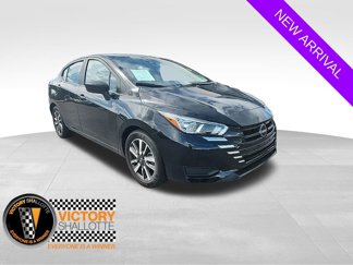 Used 2024 Nissan Versa SV image 1