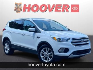 Used 2019 Ford Escape SE image 1