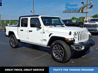 Used 2023 Jeep Gladiator Overland image 1