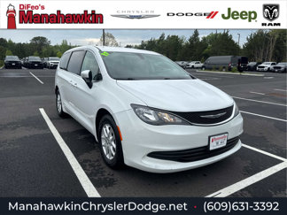 Used 2017 Chrysler Pacifica LX image 1