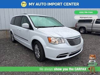 Used 2016 Chrysler Town & Country Touring image 1