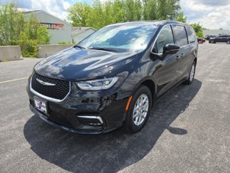New 2025 Chrysler Pacifica Select image 1