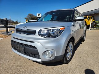 Used 2017 Kia Soul + image 1
