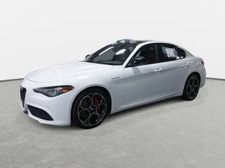 Used 2023 Alfa Romeo Giulia Veloce image 1