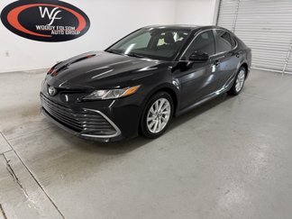 Used 2022 Toyota Camry LE image 1