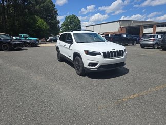 Used 2023 Jeep Cherokee Altitude Lux image 1