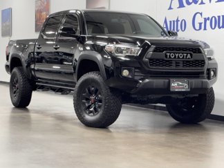 Used 2017 Toyota Tacoma TRD Off-Road w/ Tow Package image 1