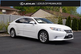 Used 2015 Lexus ES 300h image 1