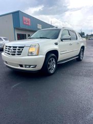 Used 2007 Cadillac Escalade EXT w/ Information Package image 1