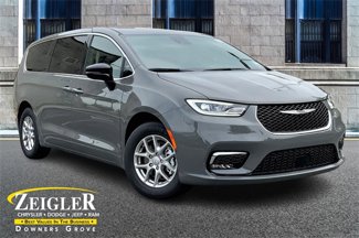 New 2025 Chrysler Pacifica Select image 1