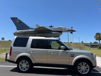 Used 2016 Land Rover LR4 HSE LUX image 1