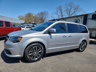 Used 2016 Dodge Grand Caravan SE image 1