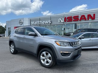 Used 2019 Jeep Compass Latitude image 1