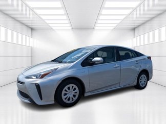 Used 2022 Toyota Prius LE image 1