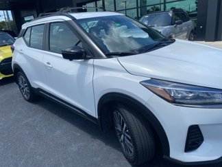 Used 2021 Nissan Kicks SR image 1