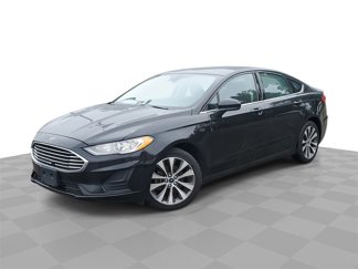 Used 2020 Ford Fusion SE image 1