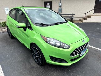 Used 2015 Ford Fiesta SE image 1