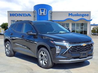 Used 2024 Chevrolet Trax LT image 1
