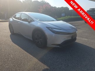 Used 2023 Toyota Prius LE image 1