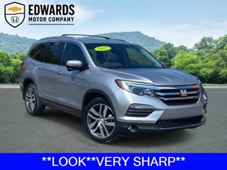 Used 2017 Honda Pilot Touring image 1