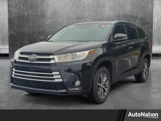Used 2017 Toyota Highlander XLE image 1