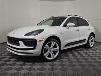 Used 2024 Porsche Macan image 1