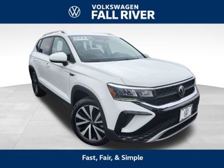 Certified 2022 Volkswagen Taos SE image 1
