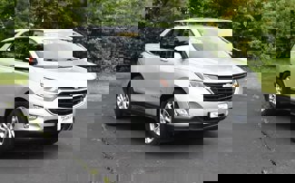 Used 2020 Chevrolet Equinox LT image 1