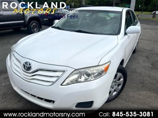Used 2011 Toyota Camry LE image 1
