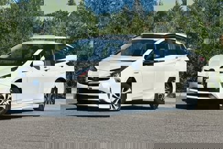 Used 2020 Toyota Prius XLE image 1