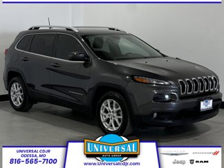 Used 2018 Jeep Cherokee Latitude Plus w/ Cold Weather Group image 1