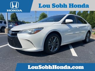 Used 2017 Toyota Camry SE image 1