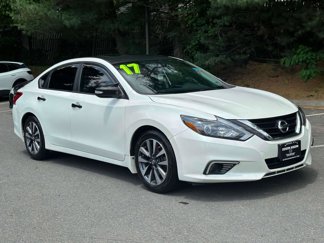 Used 2017 Nissan Altima 2.5 SV w/ Convenience Package image 1