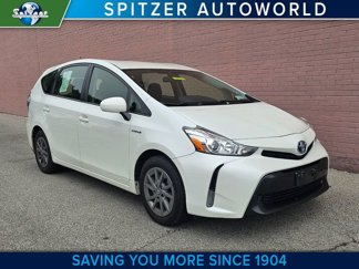 Used 2017 Toyota Prius V image 1