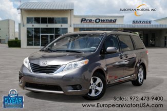 Used 2012 Toyota Sienna LE image 1