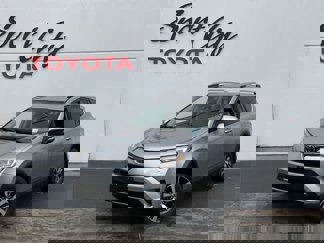 Used 2018 Toyota RAV4 XLE image 1