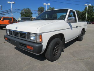Used 1996 Nissan Pickup XE image 1