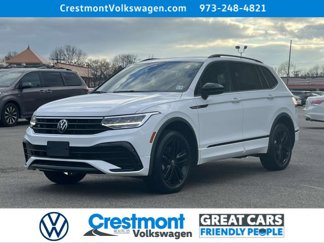 Certified 2022 Volkswagen Tiguan SE R-Line image 1