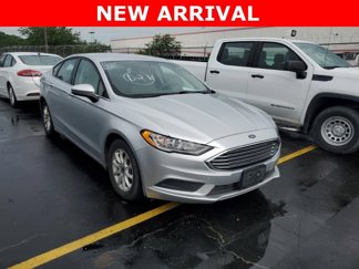 Used 2017 Ford Fusion S image 1