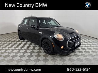 Used 2017 MINI Cooper S image 1